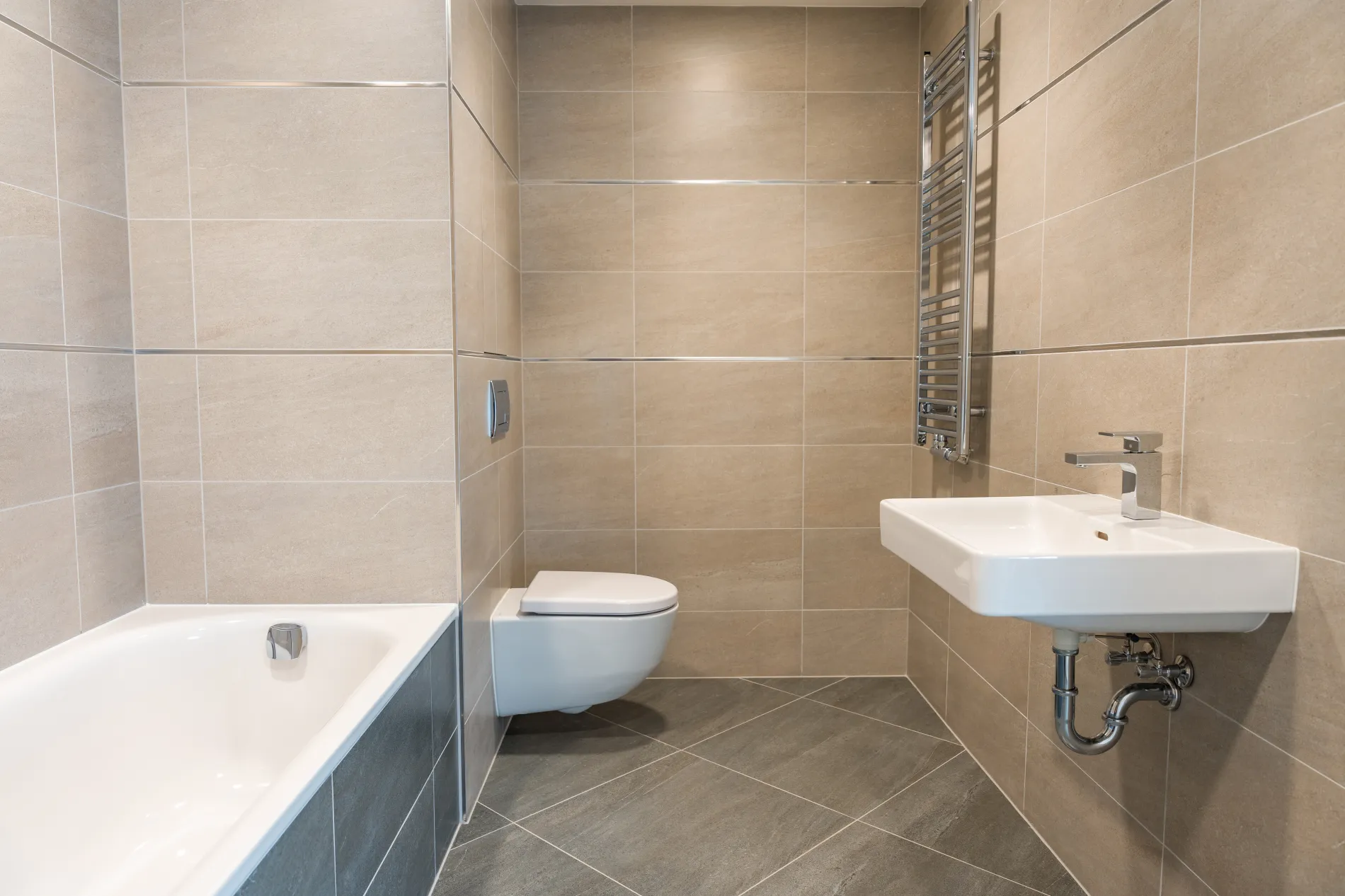 Pose de carrelage moderne dans une salle de bain à Cestas